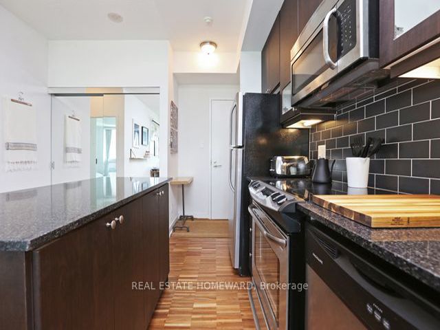 313 - 1171 Queen St W