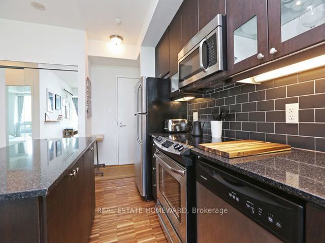 313 - 1171 Queen St W