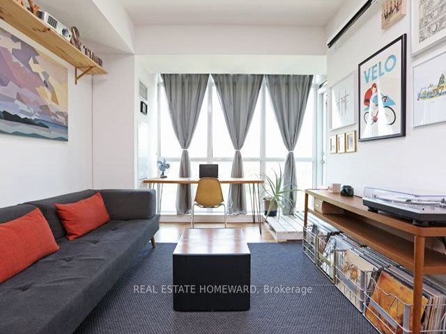 313 - 1171 Queen St W