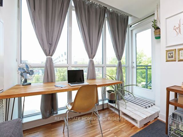 313 - 1171 Queen St W