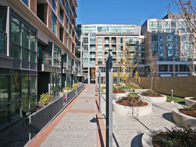 313 - 1171 Queen St W