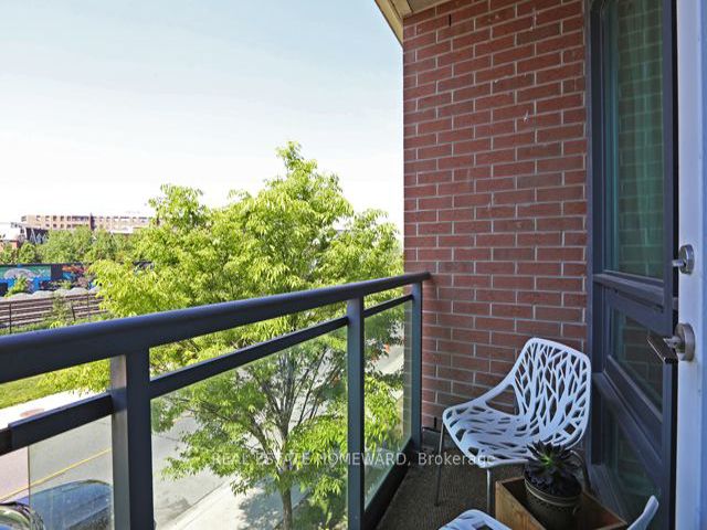 313 - 1171 Queen St W