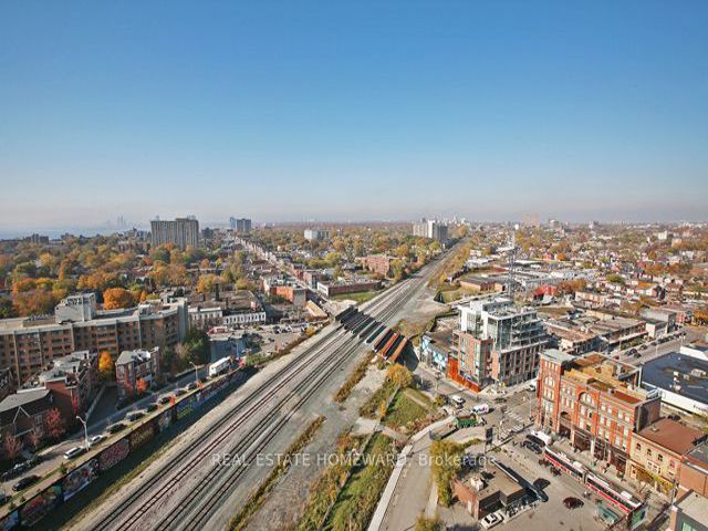 313 - 1171 Queen St W
