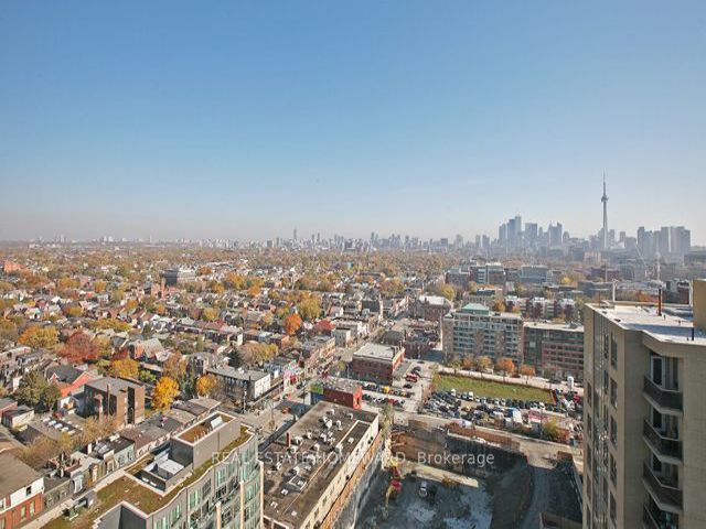 313 - 1171 Queen St W