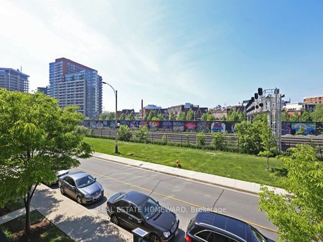 313 - 1171 Queen St W