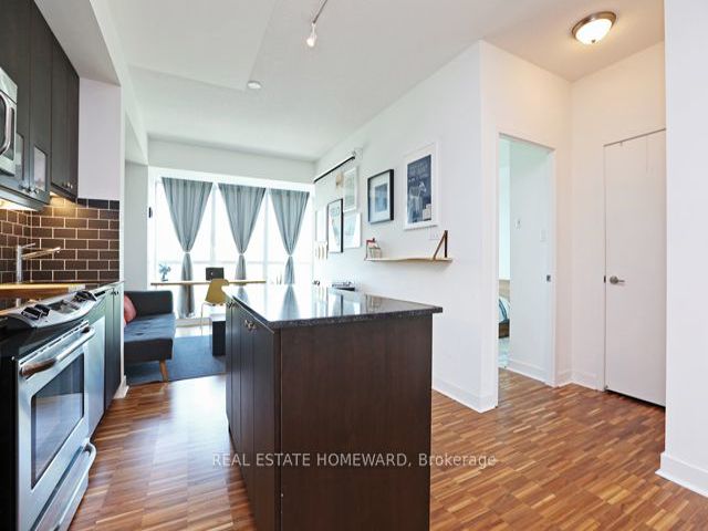313 - 1171 Queen St W
