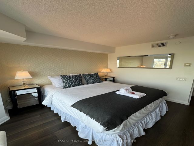 1003 - 155 Yorkville Ave