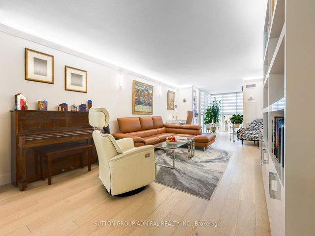 805 - 278 Bloor St E
