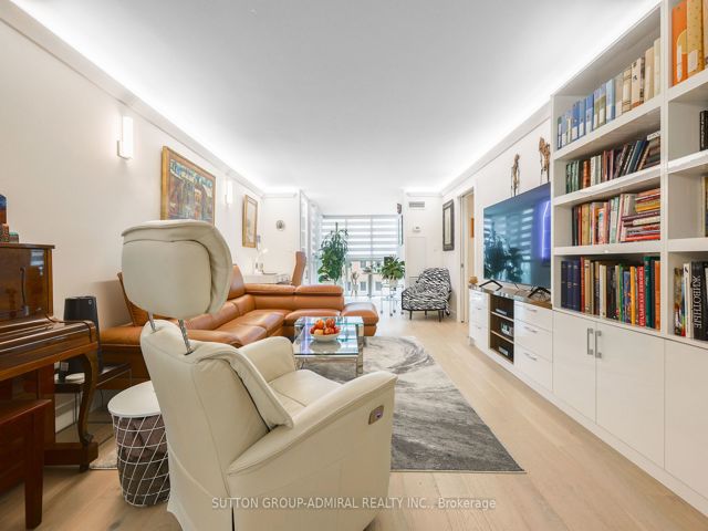 805 - 278 Bloor St E