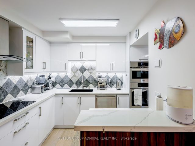 805 - 278 Bloor St E