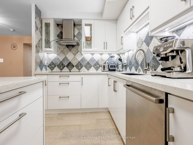805 - 278 Bloor St E