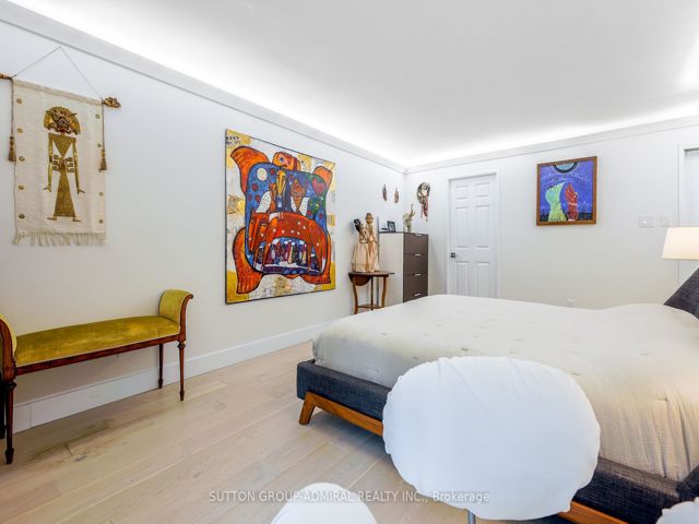 805 - 278 Bloor St E