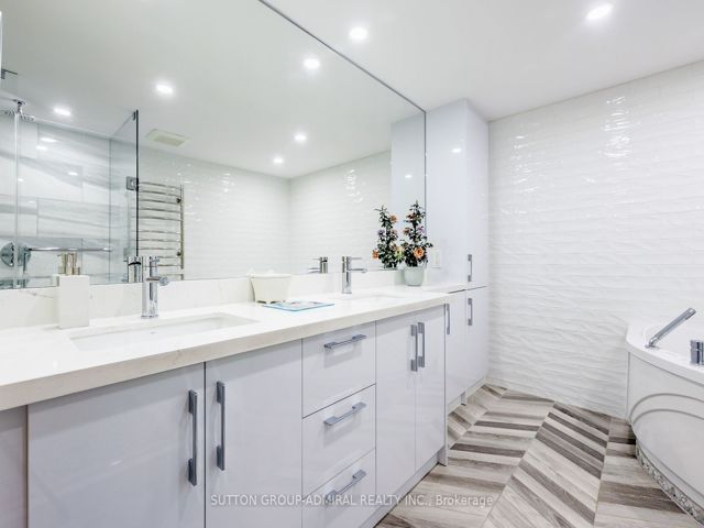 805 - 278 Bloor St E