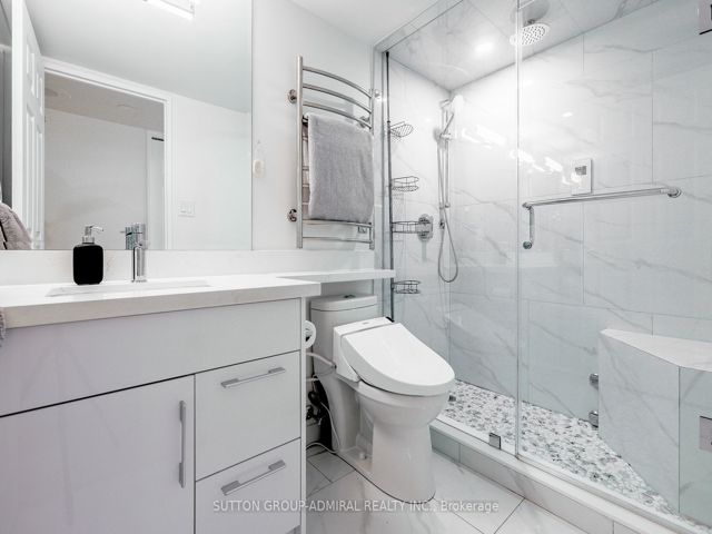 805 - 278 Bloor St E