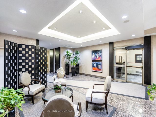 805 - 278 Bloor St E