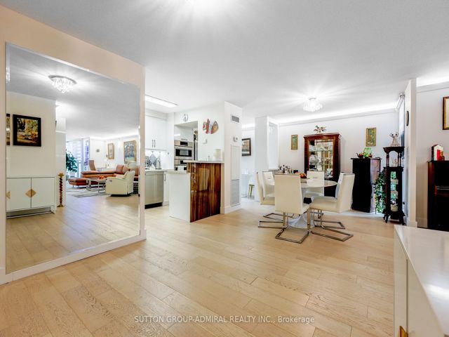 805 - 278 Bloor St E