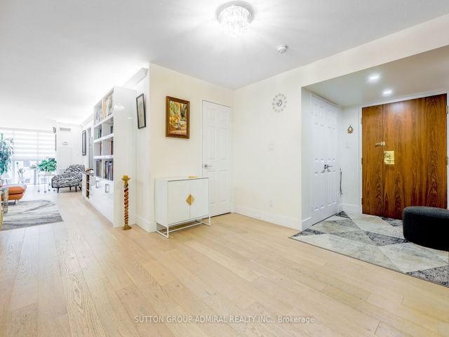 805 - 278 Bloor St E