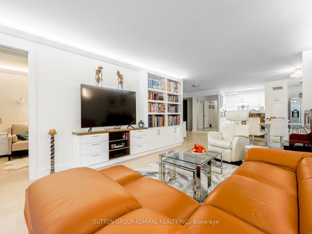 805 - 278 Bloor St E