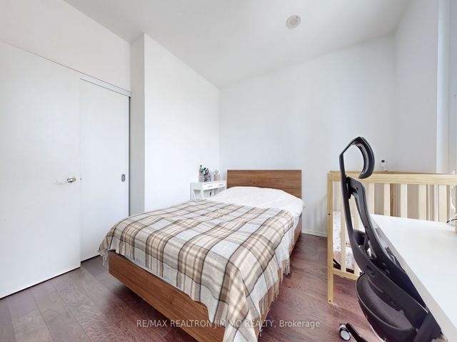 1402 - 75 St Nicholas St