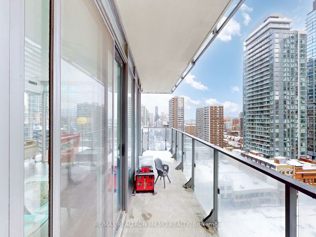 1402 - 75 St Nicholas St