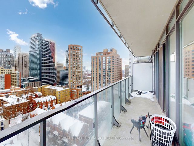 1402 - 75 St Nicholas St