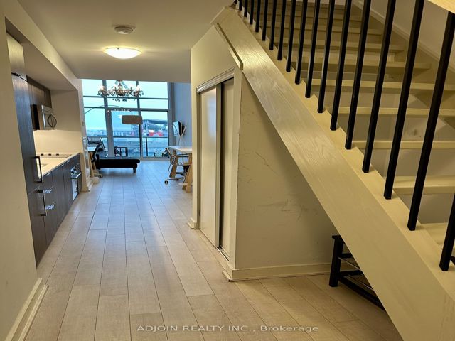 503 - 5 Hanna Ave