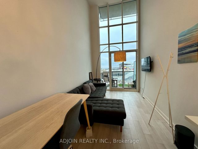 503 - 5 Hanna Ave
