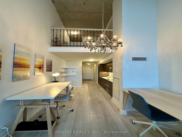 503 - 5 Hanna Ave