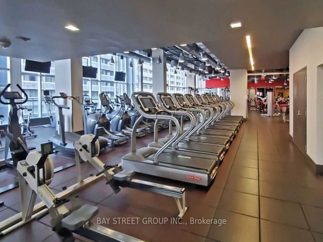 817 - 386 Yonge St