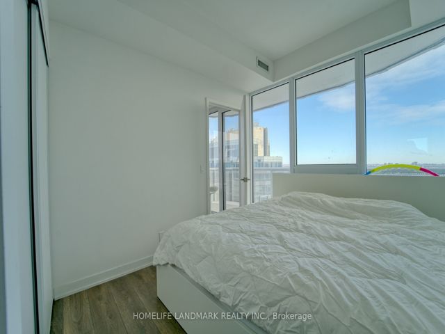2808 - 15 Holmes Ave