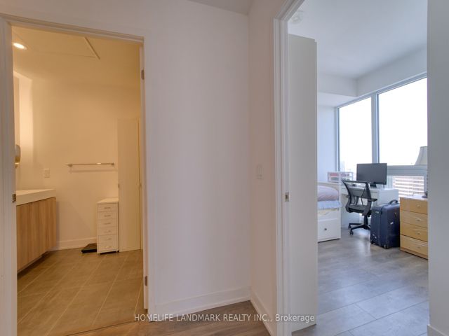 2808 - 15 Holmes Ave