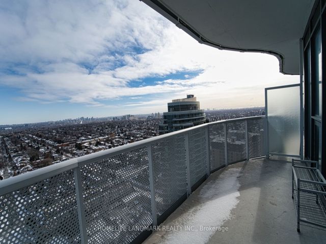 2808 - 15 Holmes Ave