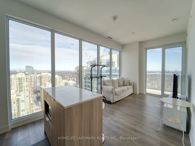 2808 - 15 Holmes Ave