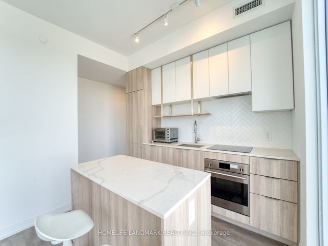 2808 - 15 Holmes Ave