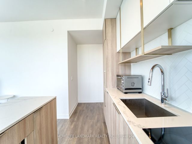 2808 - 15 Holmes Ave