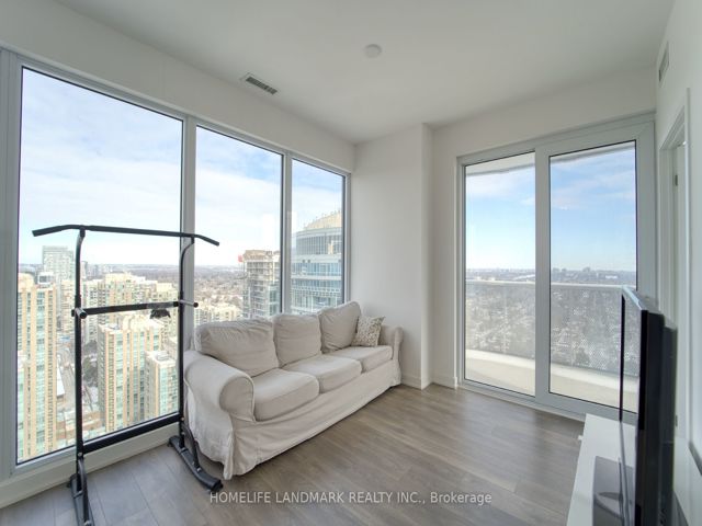 2808 - 15 Holmes Ave