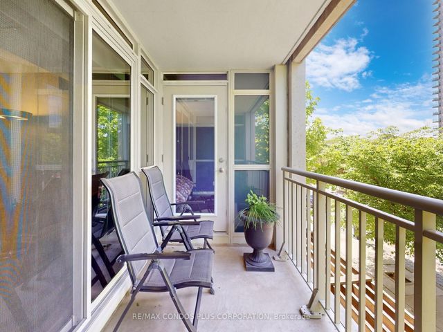 310 - 35 Bastion St