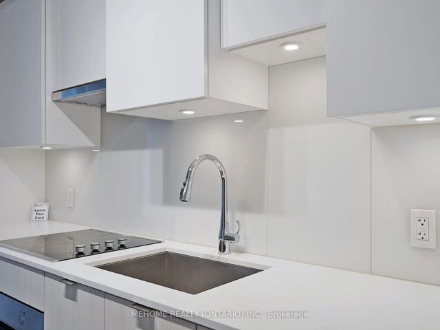 1201 - 195 Redpath Ave