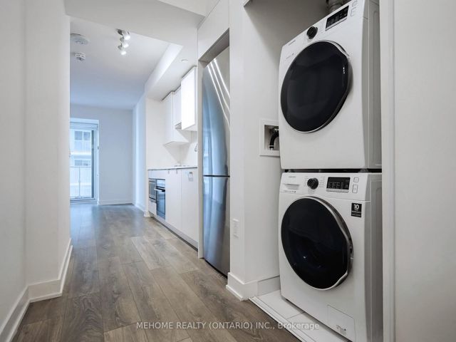 1201 - 195 Redpath Ave