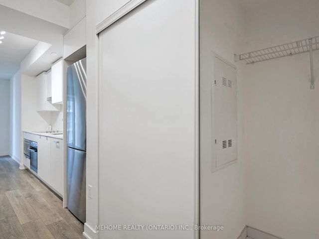 1201 - 195 Redpath Ave