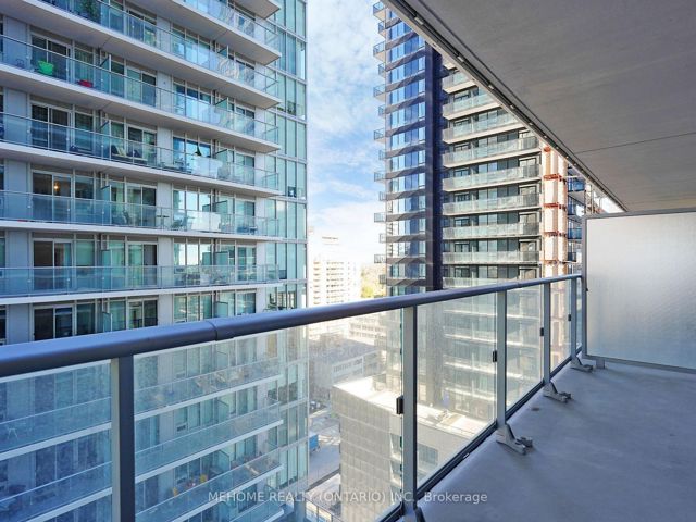 1201 - 195 Redpath Ave
