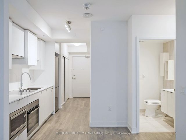 1201 - 195 Redpath Ave
