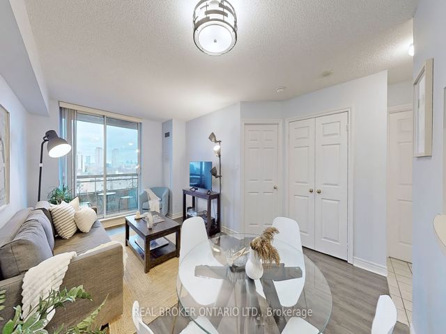 917 - 1700 Eglinton Ave E