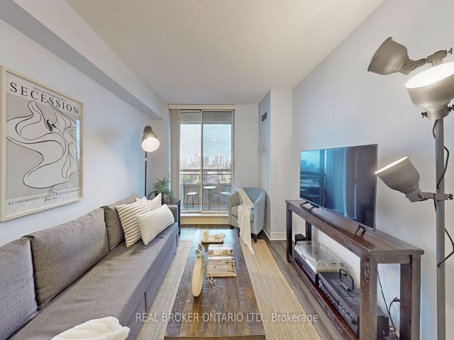 917 - 1700 Eglinton Ave E