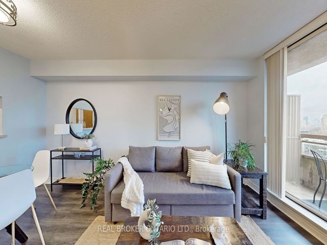 917 - 1700 Eglinton Ave E