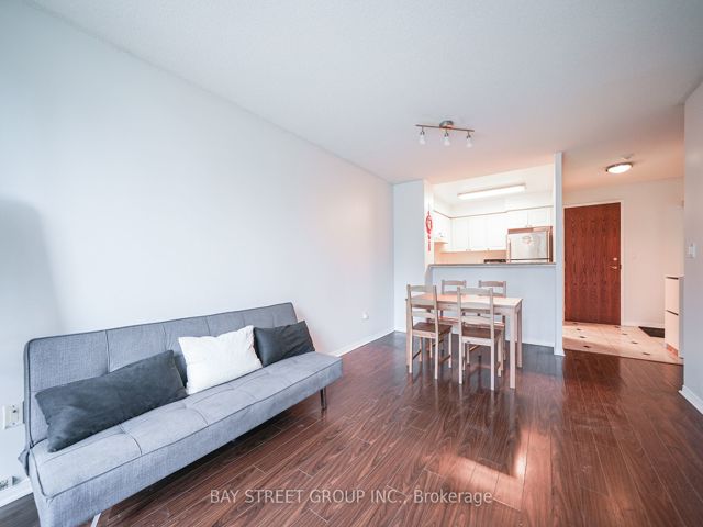 106 - 18 Pemberton Ave