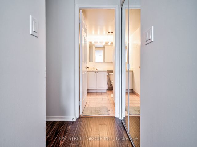 106 - 18 Pemberton Ave