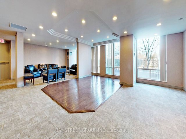 106 - 18 Pemberton Ave