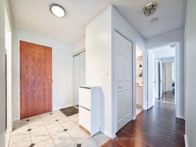 106 - 18 Pemberton Ave
