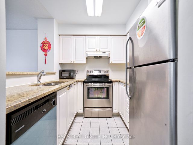 106 - 18 Pemberton Ave